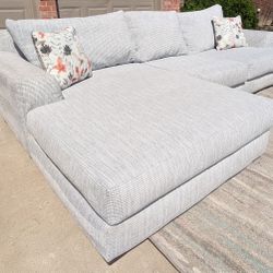 Large Plush Sectional Couch, DELIVERY AVAILABLE!!