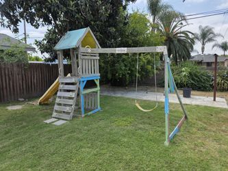 Backyard Playset free