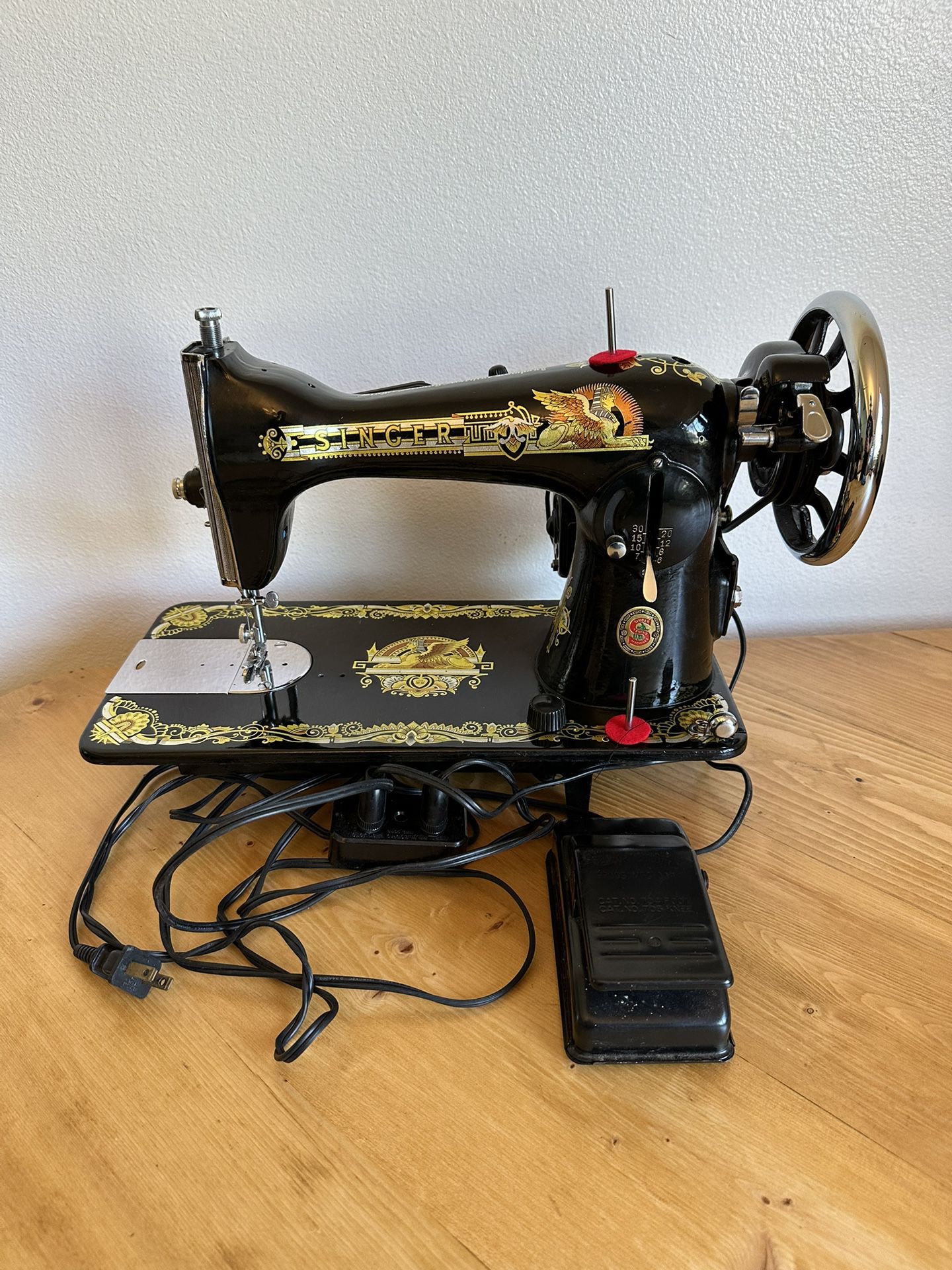 Singer 15 Sphinx Sewing Machine