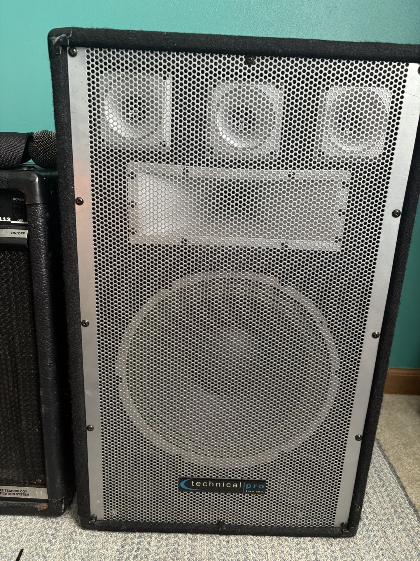 Tech Pro Speakers And PEAVY Amp