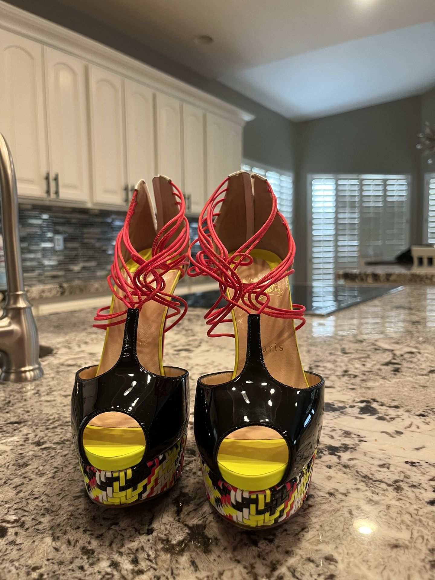 Christian Louboutin: Size Size 7 /37