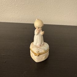 Precious Moments June trinket box- in EUC! 