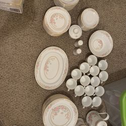 Fairfield China Set For 12 