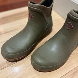 MUCK Women’s Originals 100% Waterproof Ankle Boot - Size 9 - Taupe Color