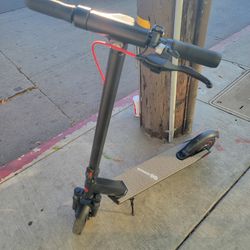 Electric Scooter 19mph 25 miles range