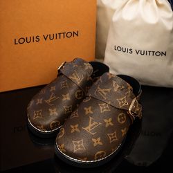 Louis Vuitton Monogram Brown Buckle Leather Women's Flats Closed Toe