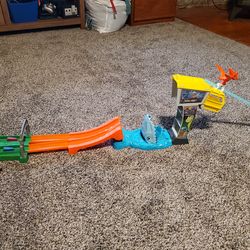 Hot wheels Racer Verse Jurassic World Blue’s Raptor Rush