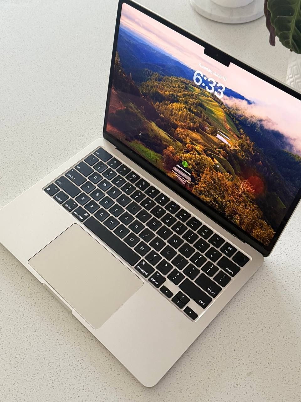 Apple - MacBook Air 13-inch Laptop - M3 chip - 8GB Memory - 512GB SSD - Starlight