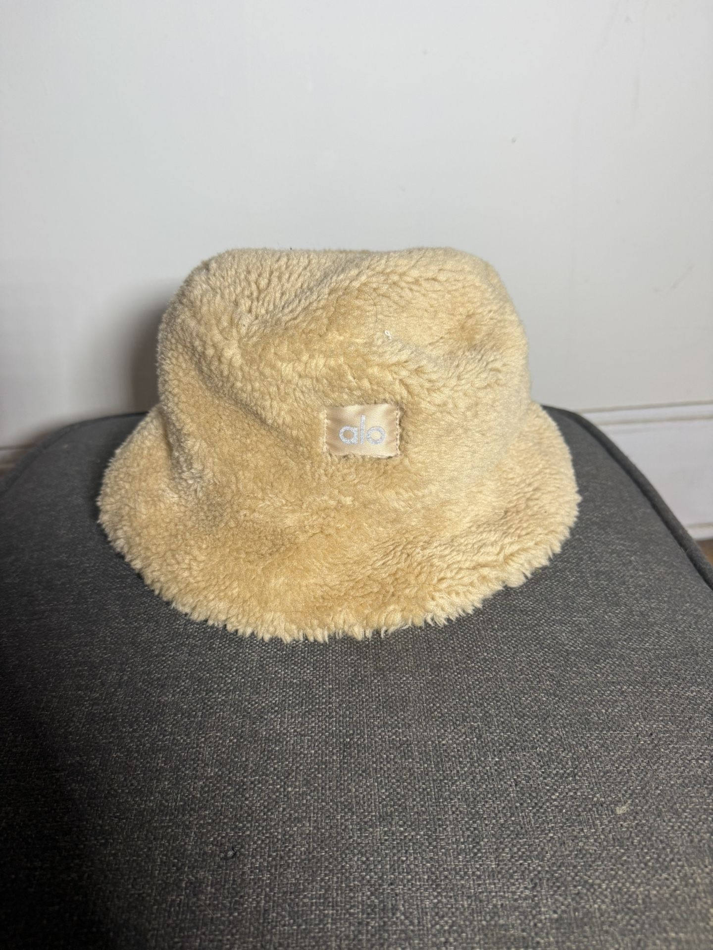 ALO BUCKET HAT