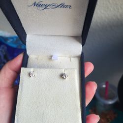 Natural Certified. 75cttw Diamond Earrings 