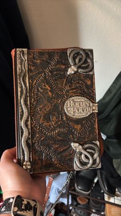 Hocus pocus cross body