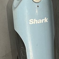 Shark Vacuum Cleaner CH900WM Cordless Rechargeable.(WILL TAKE BEST OFFER)