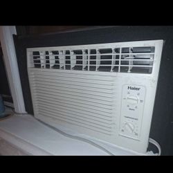 5000 BTU AC with FREE Window Isolator