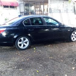 2004 BMW 525i