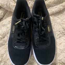 Pumas Women Size 9.5 