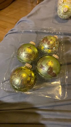 4 vintage christmas ornaments