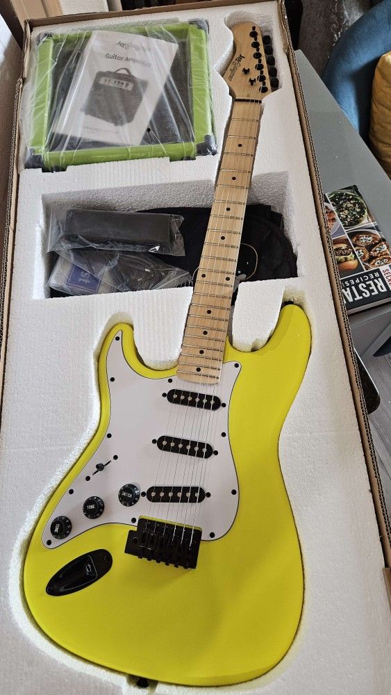 Lefty Highlighter Yellow Leo Jaymz Stratocaster Combo Package*New In Box*