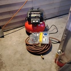 Porter Cable C2002 150psi 6gal Pancake Air Compressor