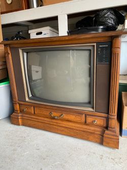 Magnavox Vintage Wood Console TV