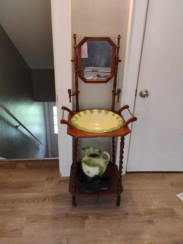 Antique Wash Basen And Piture With Stand