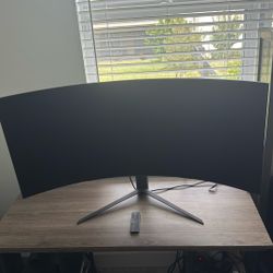 LG Ultra Gear Curved  