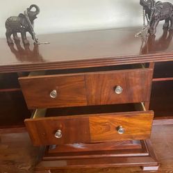 American Furniture Real Wood Heavy Console Table Or Buffet In Very Good Condition 