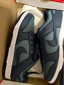 Nike dunk low size 10