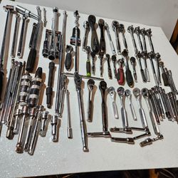 ratchet wrenches and extensions 83 pieses