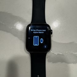 Apple Watch SE 44mm GPS + Cellular 