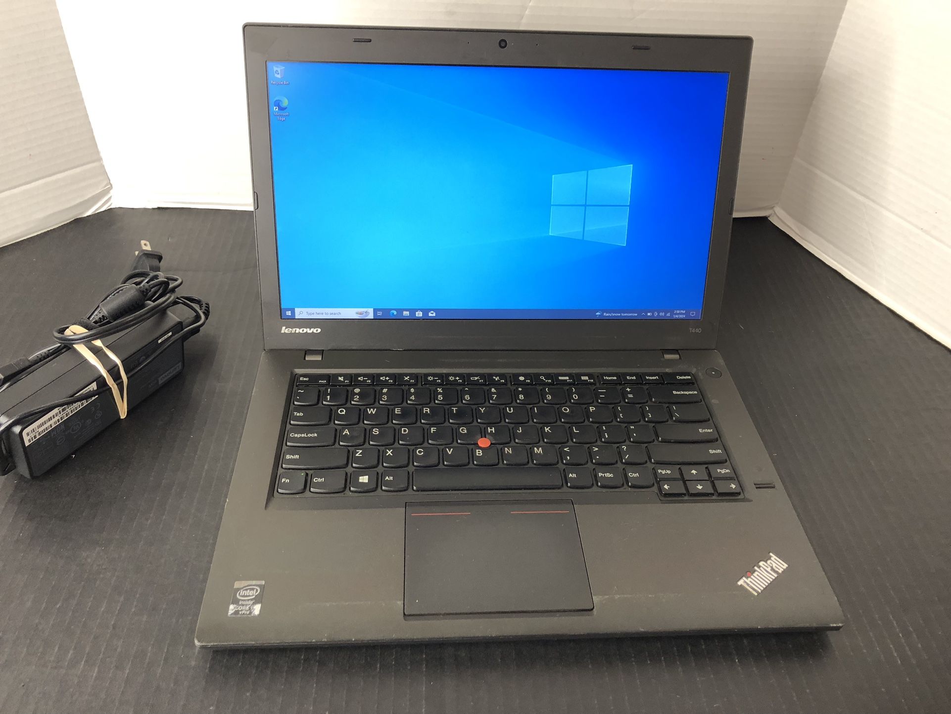  Lenovo ThinkPad 128 gb ssd 8 gb ram 1.90 Ghz windows 10 