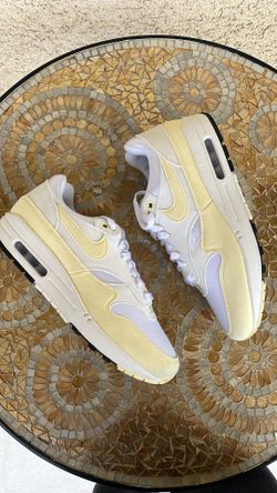 Women size 10 nike air max1 white alabaster