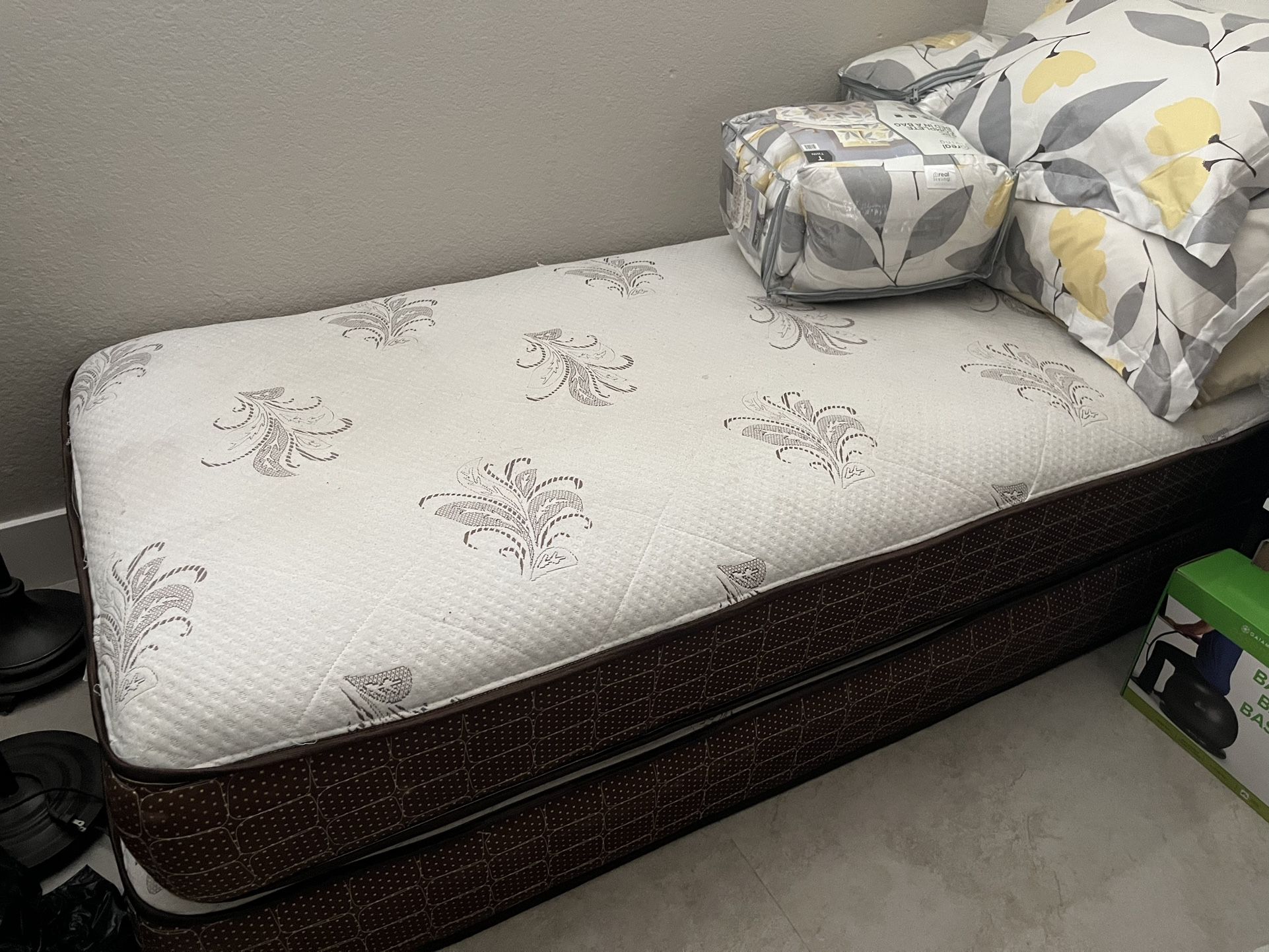 Free 2 twin mattresses for Sale in Las Vegas, NV OfferUp