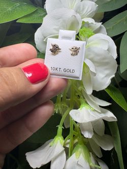 Baby Yoda 10kt earrings