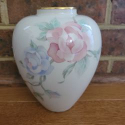 Lenox Vase in the Chatsworth Collection Pattern