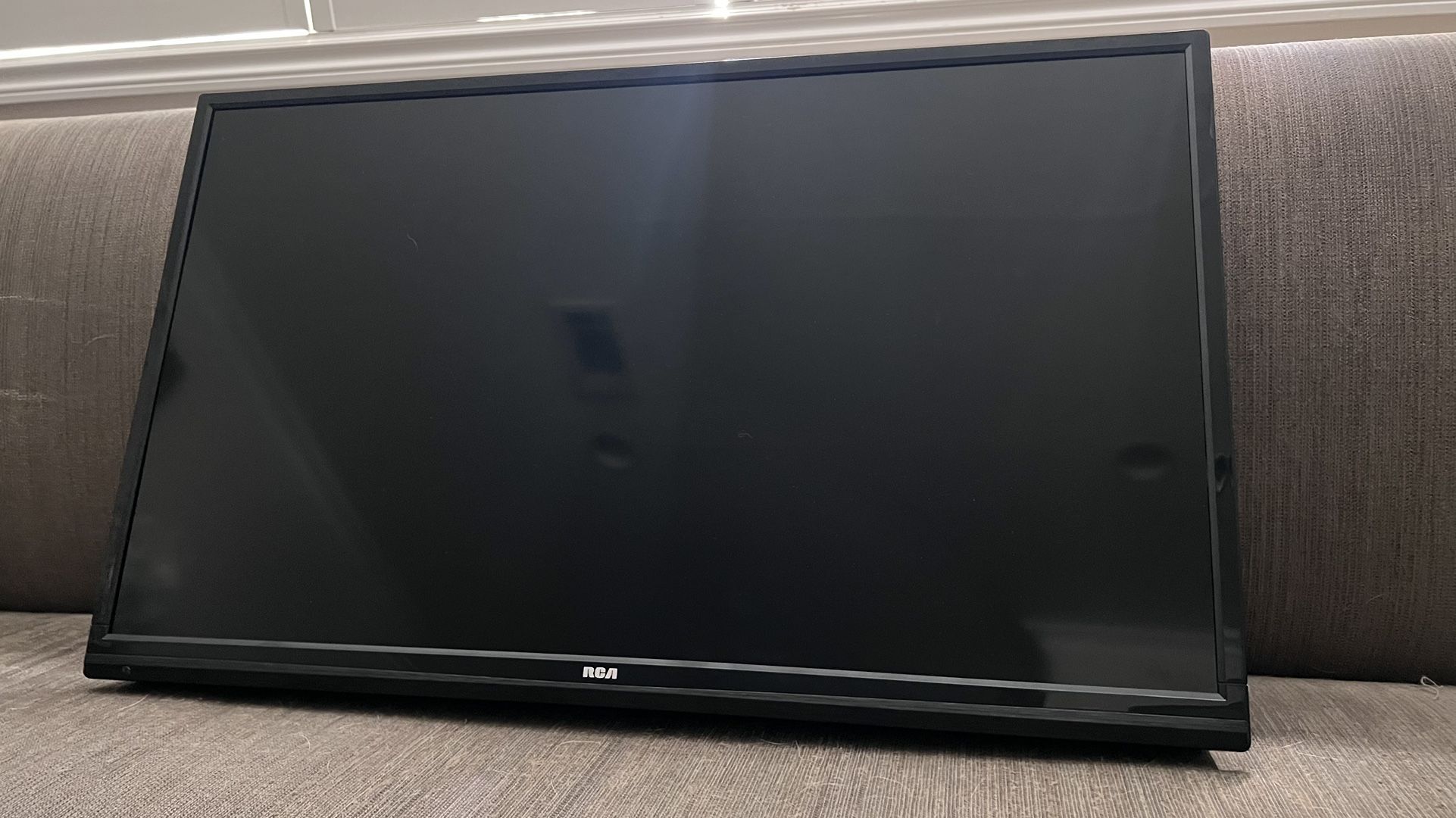 RCA 32" LED LCD HDTV DVD COMBO TV