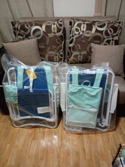 Set of 2  beach chairs