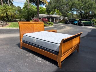 Beautiful Bed Frame Queen Size Real Wood, Box Spring, Mattress and Nightstand Like New