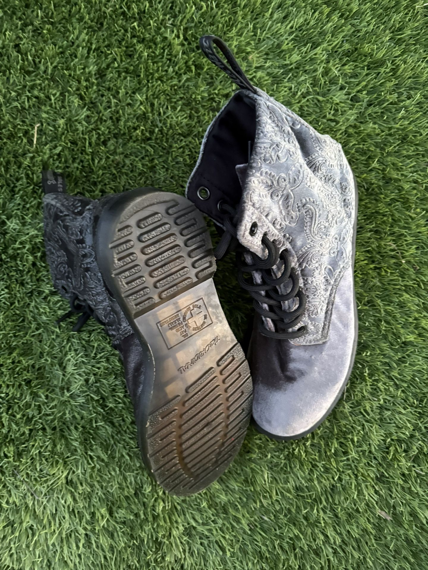 Dr Martens Women Boots Size 6 BRAND NEW 21 Papyrus Halloween cards