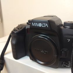 Minolta Maxxum 7, 35mm SLR Camera Body 