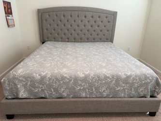 King bed and king spring box