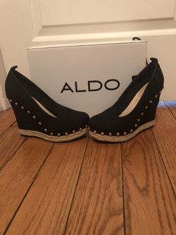 Women’s wedged Aldo shoes - size 7