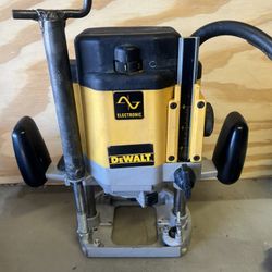 DeWalt Plunge Cut Router