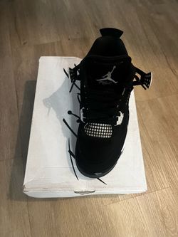 Jordan 4s white thunders