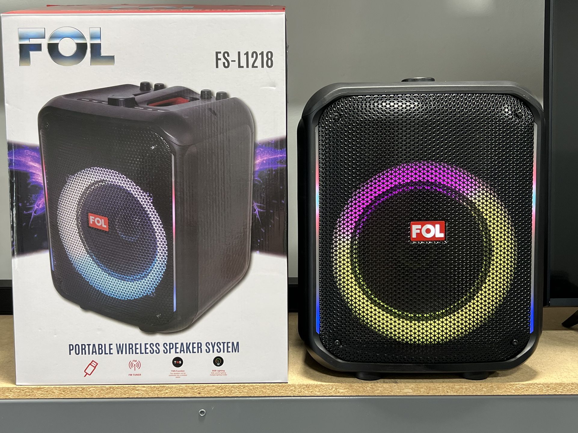 FOL PORTABLE WIRELESS SPEAKER 🔈 BLUETHOOT. FANTASTIC SOUND QUALITY NEW IN BOX WITH MIC