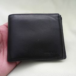 Coach Men's 3 In 1 Compact ID Wallet in Refine Pebble Leather CR911 | Black