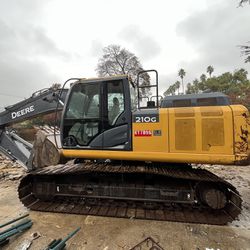 2019 Deere 210G Enclosed Excavator