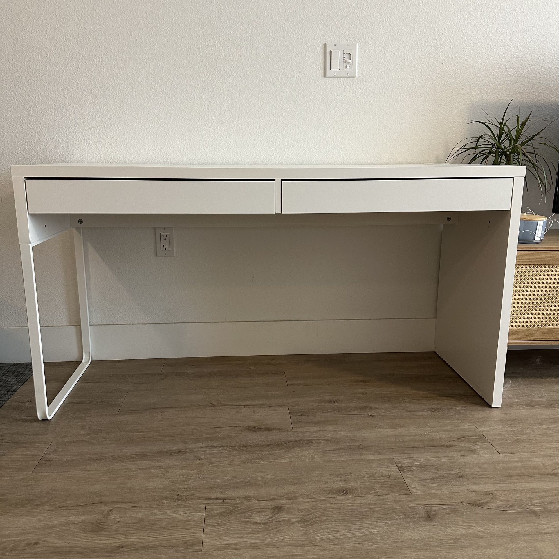 Ikea White Micke Desk
