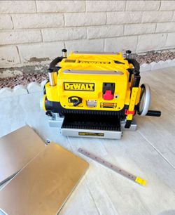 DeWALT 15 Amp Corded 13 in. Heavy Duty 2 Speed Bench Planer with (3) Knives, and Tables