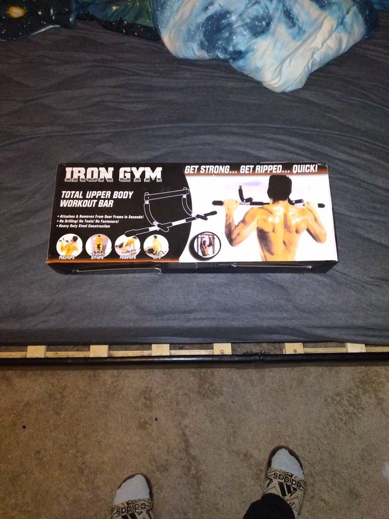 Iron Gym Pull Up Bar