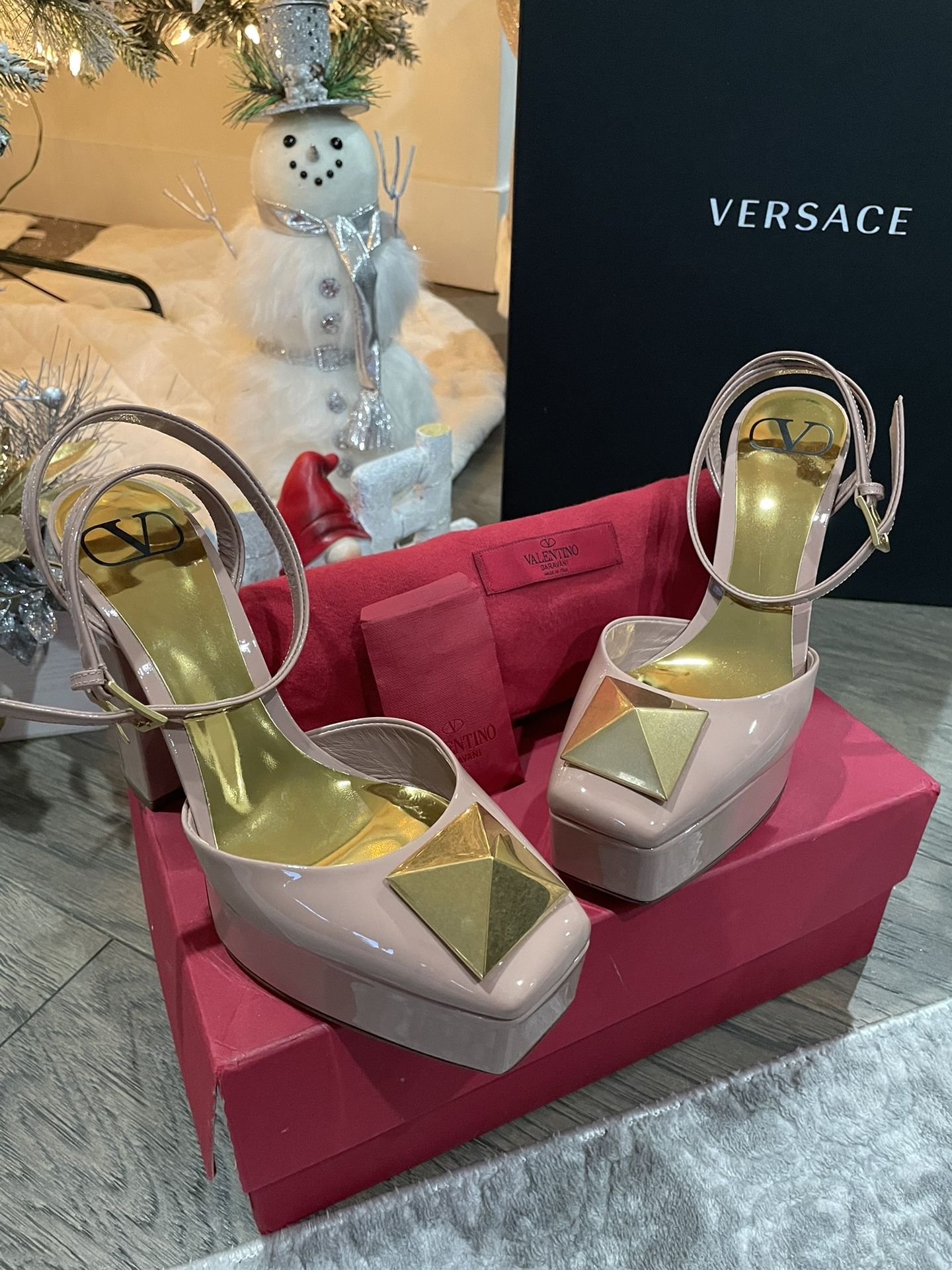 new valentino heels!!!!!! merry christmas 🎁